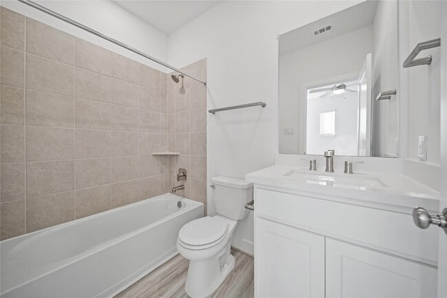 Building Photo - 91 Perennial Cyn Dr