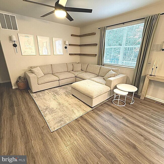 Building Photo - 24119 Hammerhead Dr