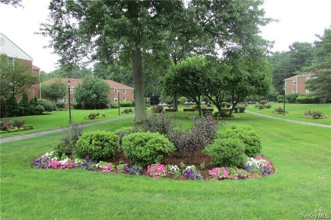 Building Photo - 175 Bryant Crescent