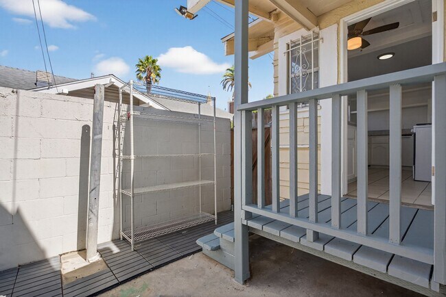 Building Photo - 521 Olive Ave