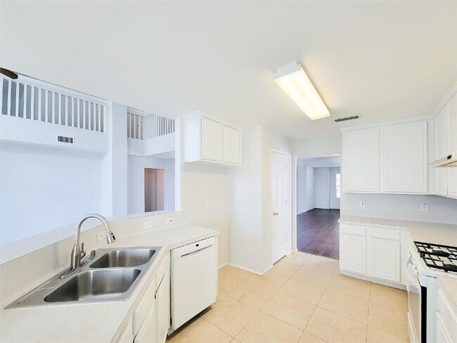 Building Photo - 6 Bedroom Home for Rent in Katy TX 77449 | Westfield | 3.5 Baths | 2-Car Garage