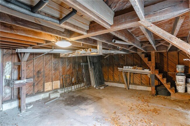 Building Photo - 1013 Elmira St