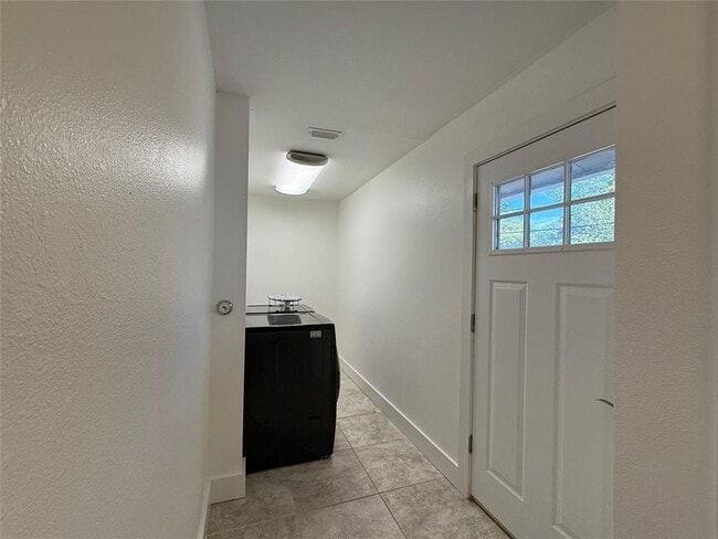 Building Photo - 5814 Gloucester Ln