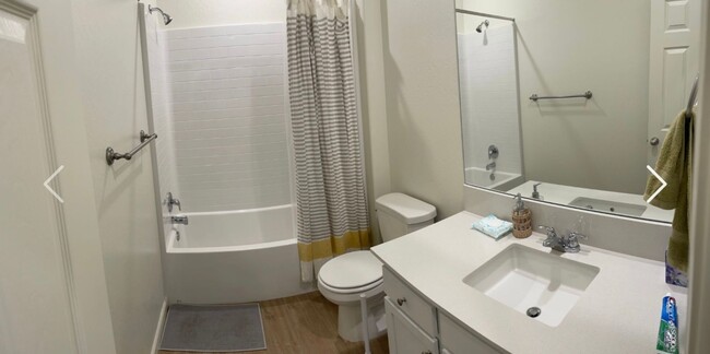 Building Photo - Lovely 3 Bedroom / 2 Bathroom for rent $2,495