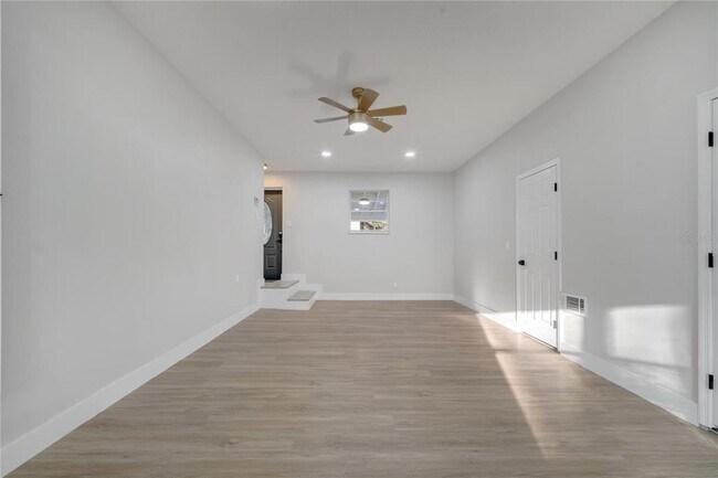 Building Photo - 7043 Carlene Dr