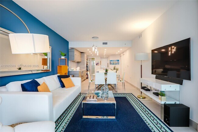 Building Photo - 650 NE 32nd St