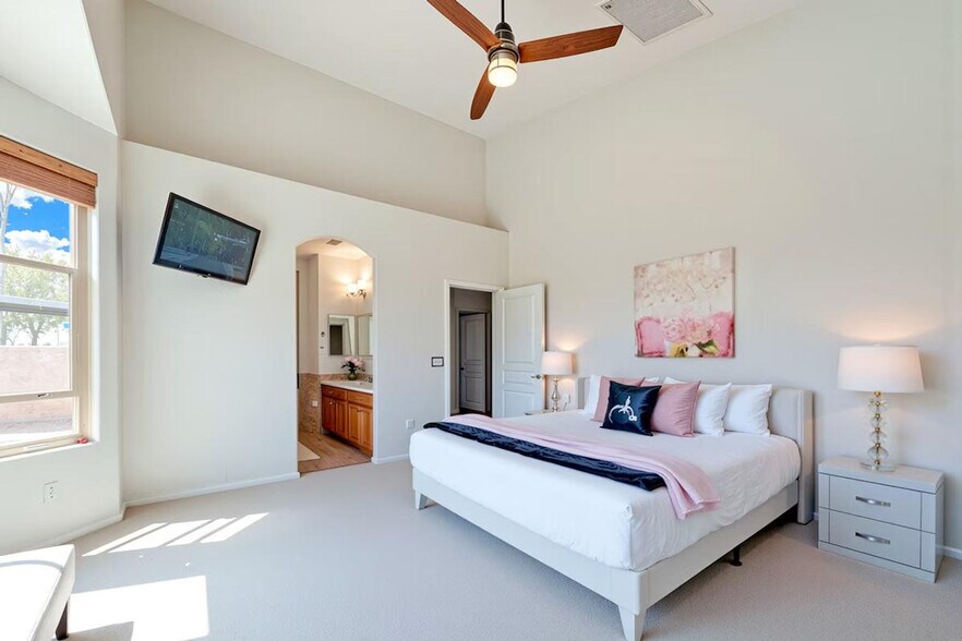 Building Photo - 1549 E Judi Pl