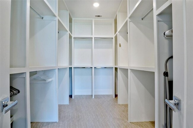 Building Photo - 2123 Arabelle St