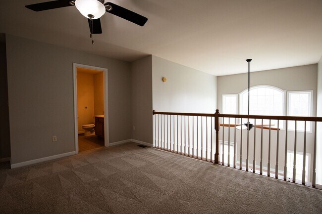 Building Photo - Spacious 3BR Townhome in Harrisburg – First-floor primary bedroom, Garage & Deck!