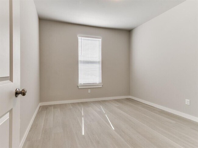 Building Photo - 8325 NW 163rd Ter