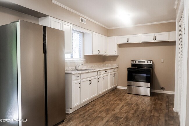 Building Photo - 119 N Onsville Pl