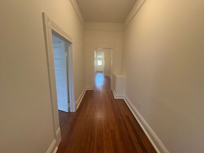 Building Photo - 169 Lamar St