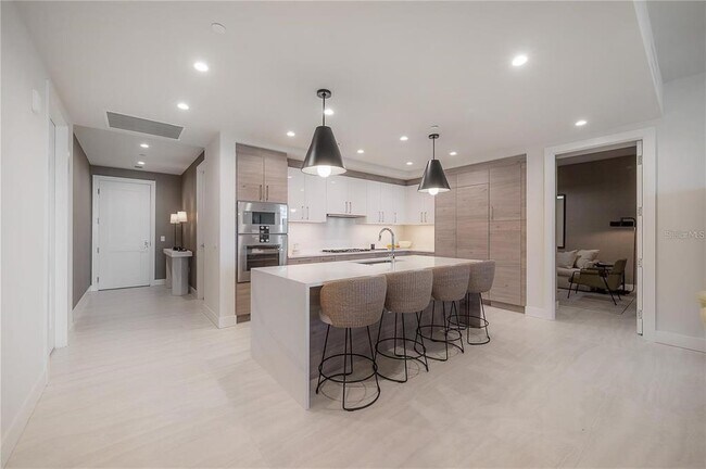 Building Photo - 2103 Bayshore Blvd