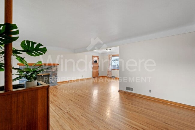 Building Photo - Charming North Spokane Home in a Prime Location
