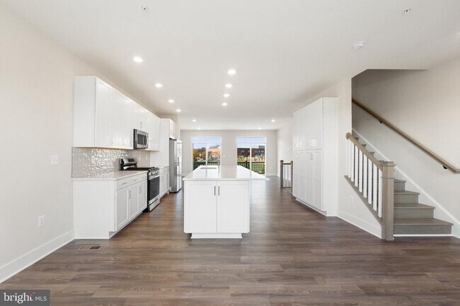 Building Photo - 23142 Horseshoe Trl Sq