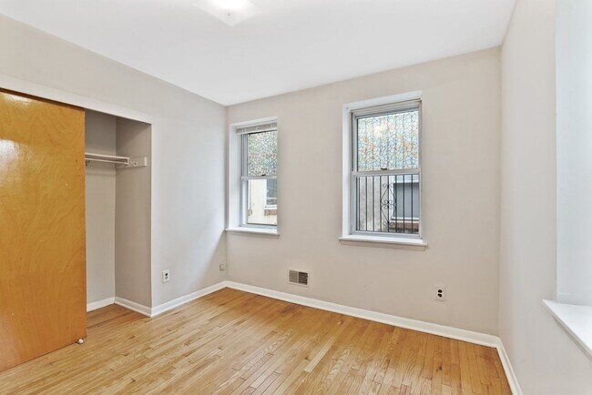 Building Photo - 2024 N Gratz St