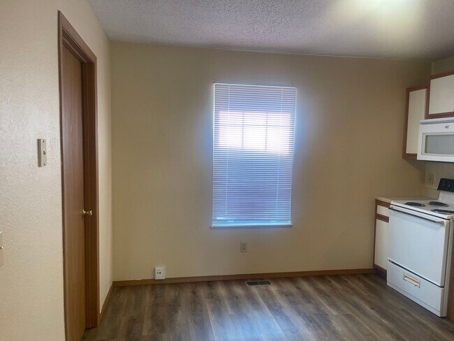 Building Photo - cli91012