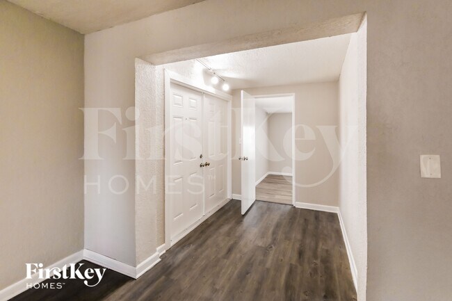 Building Photo - 2330 N 67th Ave