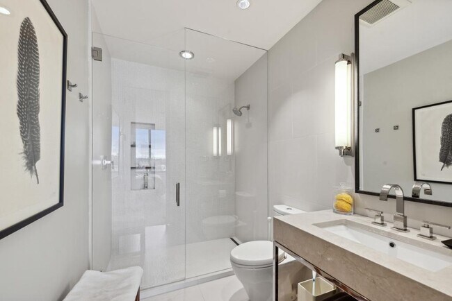 Building Photo - Millennium Tower - 2 bedrooms + den