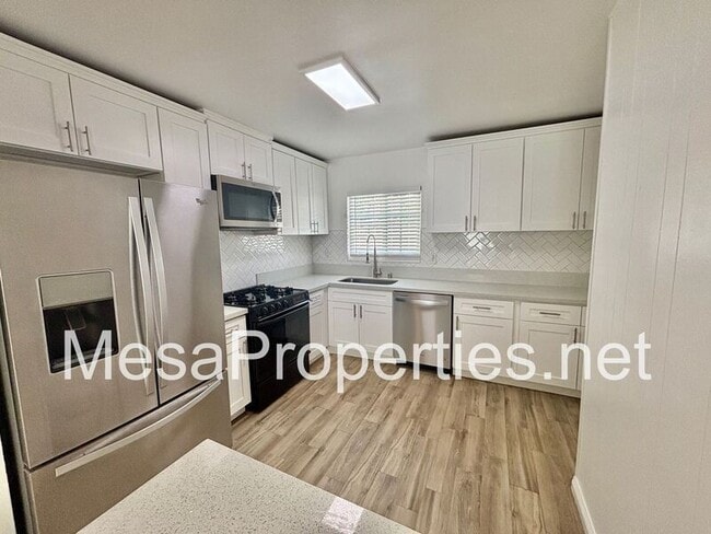 Building Photo - 1481 N Grove Ave