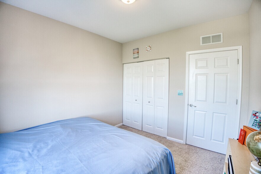 Building Photo - 7520 Claridge Dr