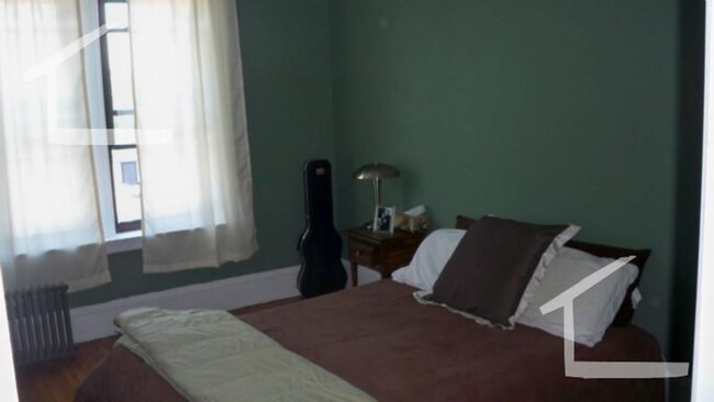 Building Photo - Park Drive 3 Bed