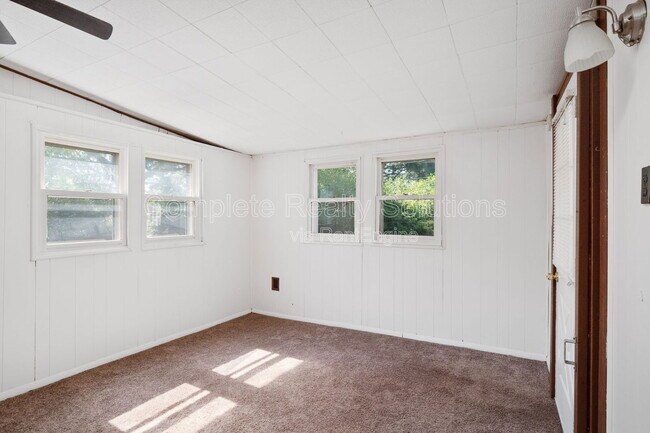 Building Photo - 5442 Bancroft Ave