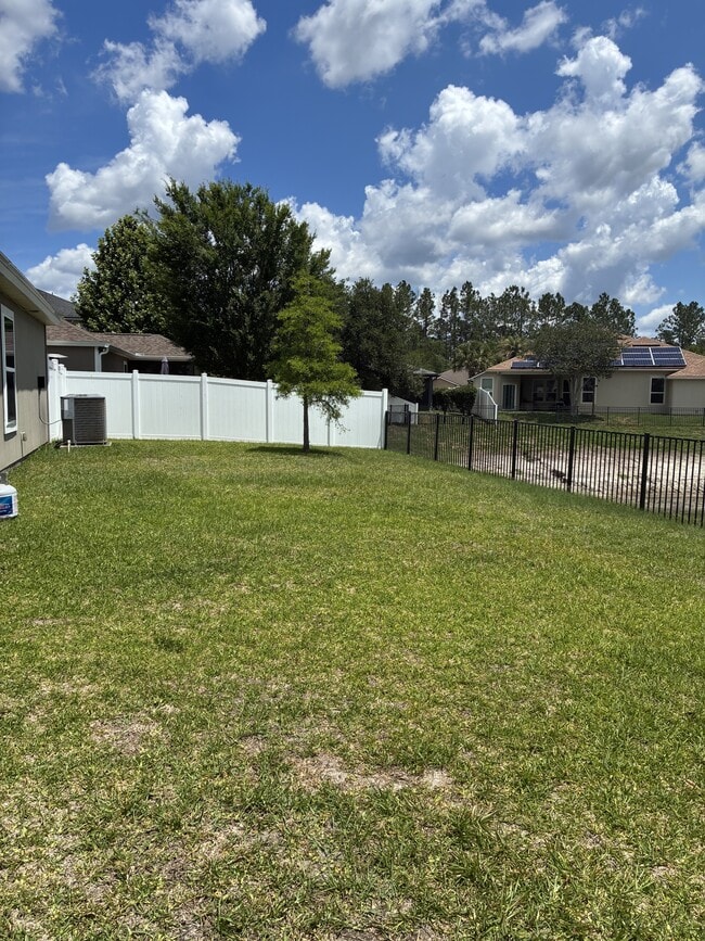 Building Photo - 15246 Hidden Foal Dr
