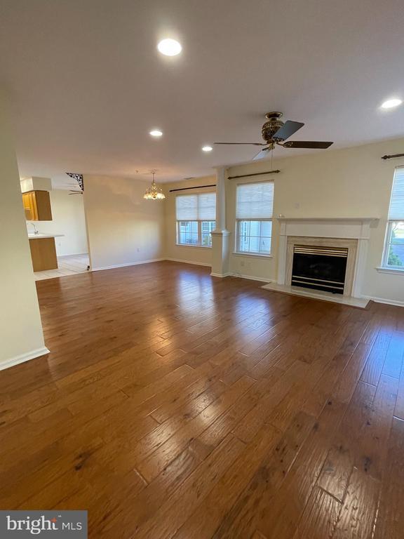 Building Photo - 208 Strawberry Ct