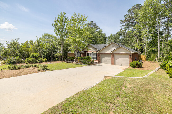 Building Photo - 245 Farmington Dr