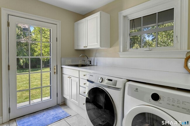 Building Photo - 40 Willowmere Cir