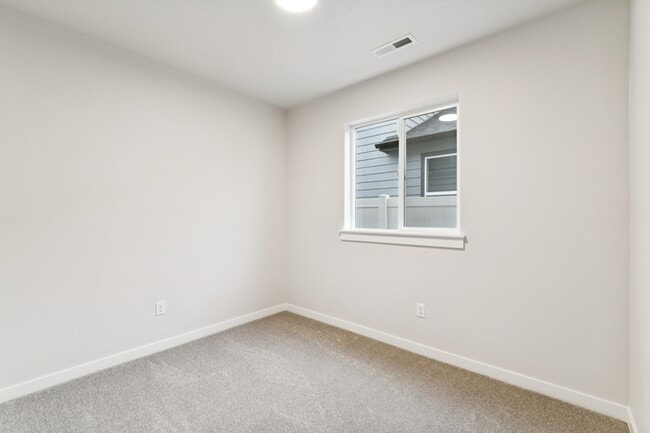 Building Photo - 2046 E Cave Falls St