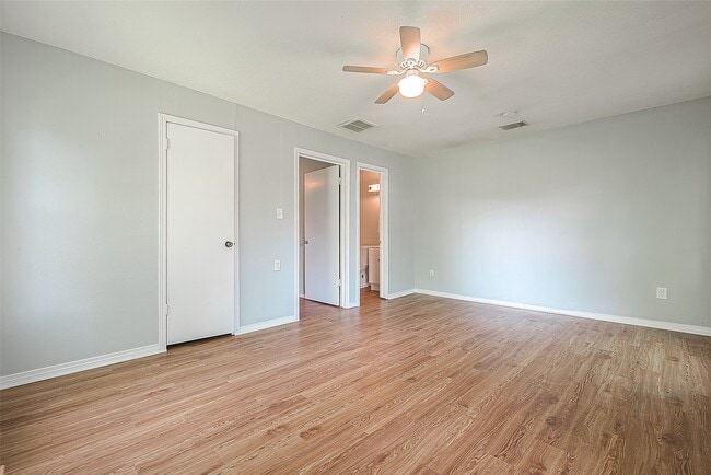 Building Photo - 4810 Carmen St