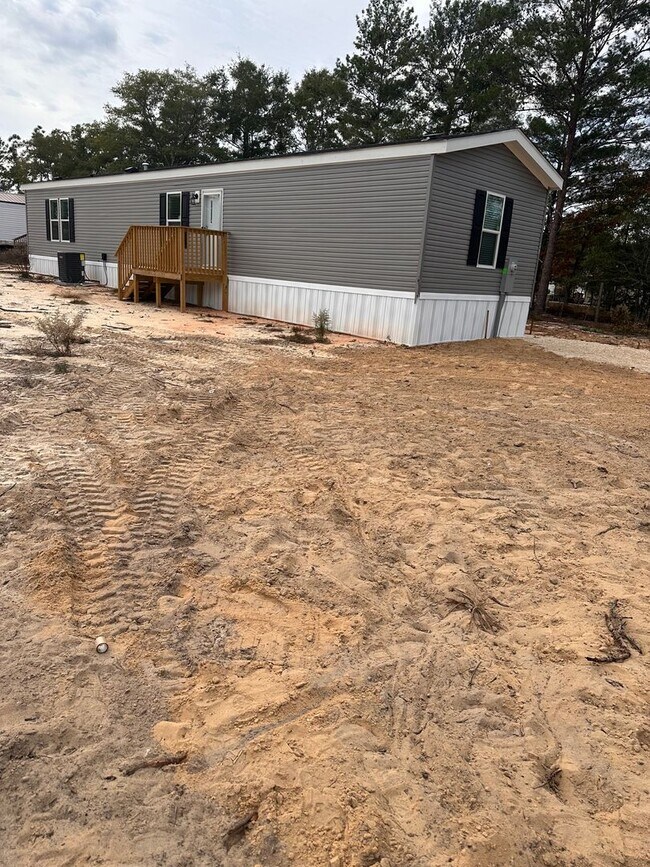 Building Photo - BRAND NEW-3 Bedroom / 2 Bath