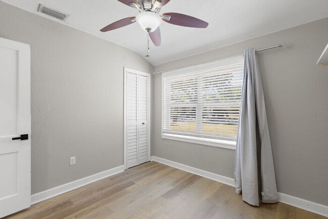 Building Photo - 3505 Prescott St N