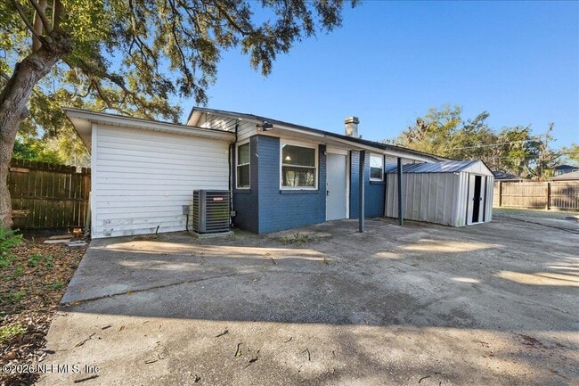 Building Photo - 5395 Poppy Dr
