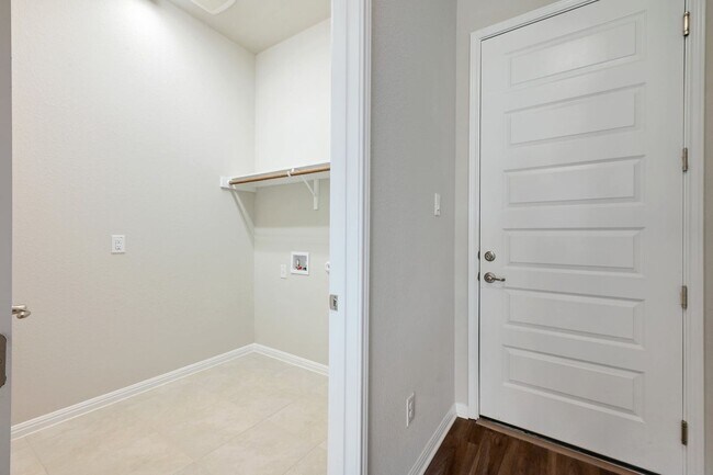 Building Photo - 3820 Brushy Creek Rd