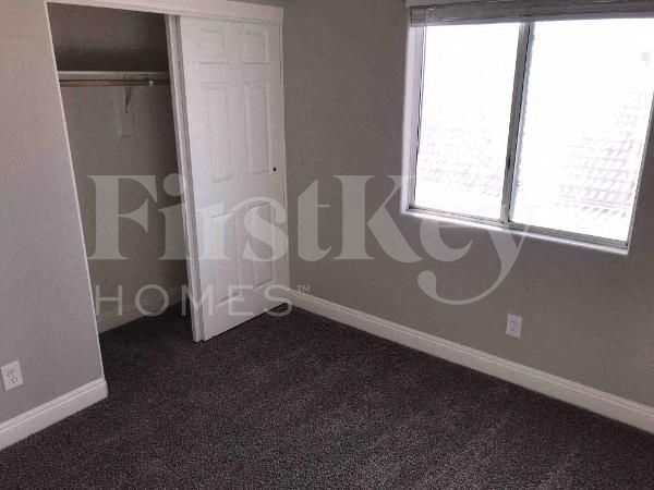 Building Photo - 5620 Royal Castle Ln