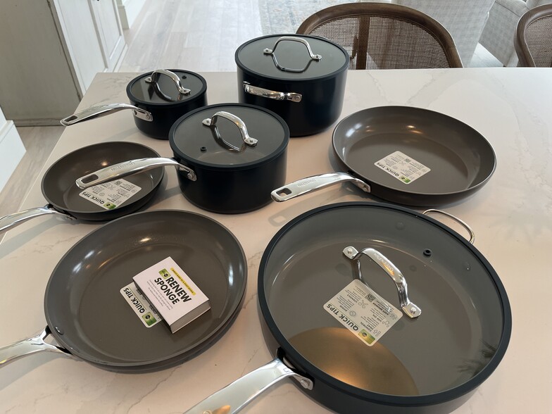 Brand New 11-Piece GREENPAN ceramic cookware. Non stick and no harmful chemicals. - 387 Commercial St