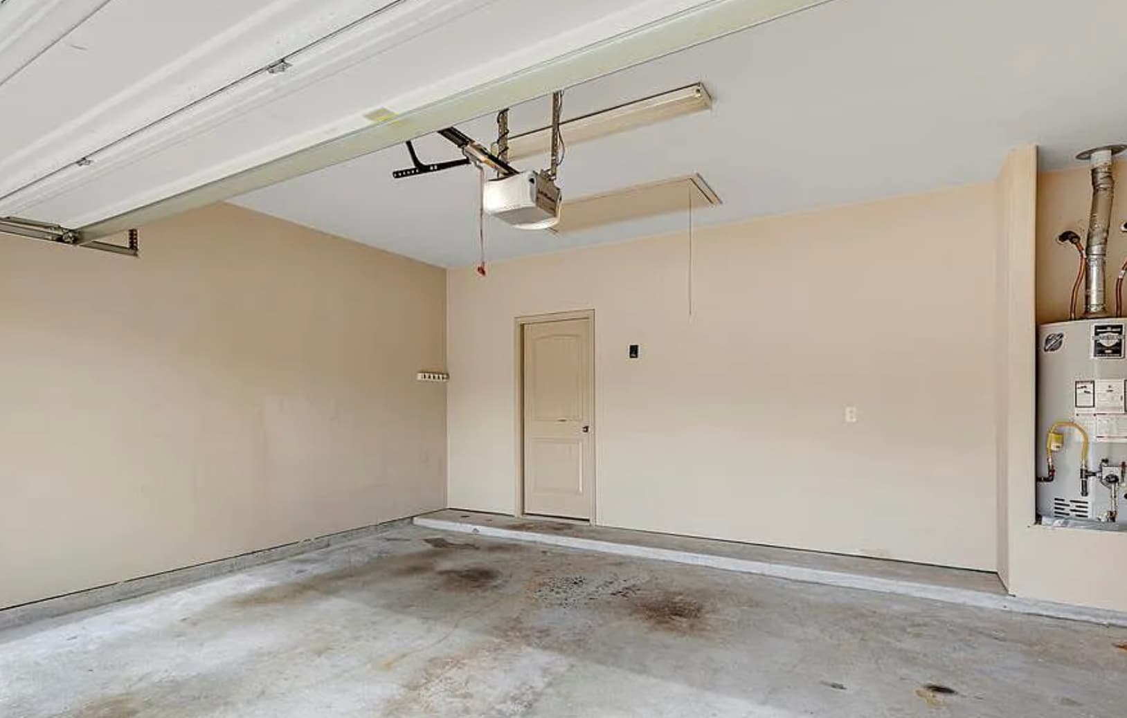 Garage - 22539 Stillwater Valley Ln
