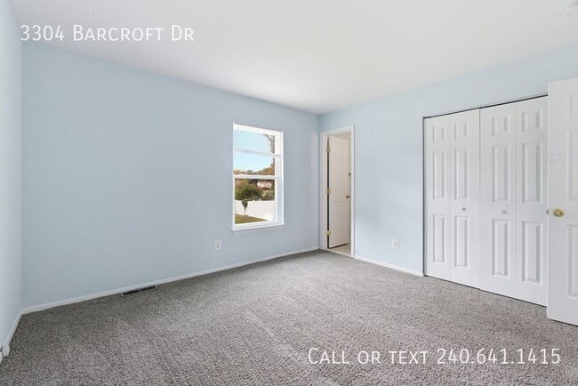 Building Photo - 3304 Barcroft Dr