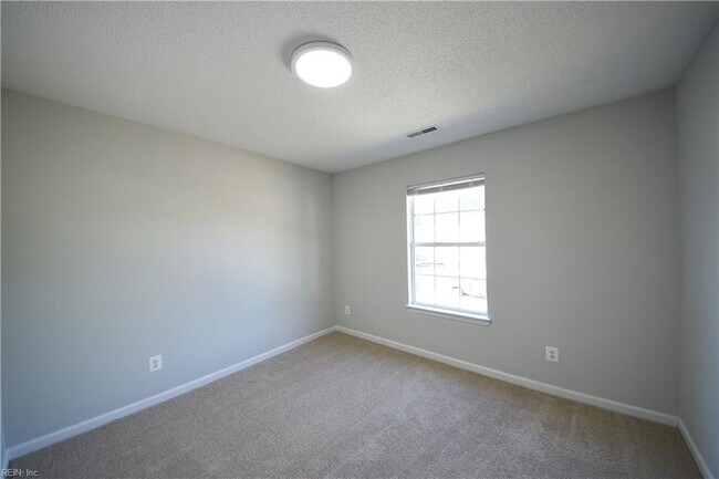 Building Photo - 102 Pelican Cove