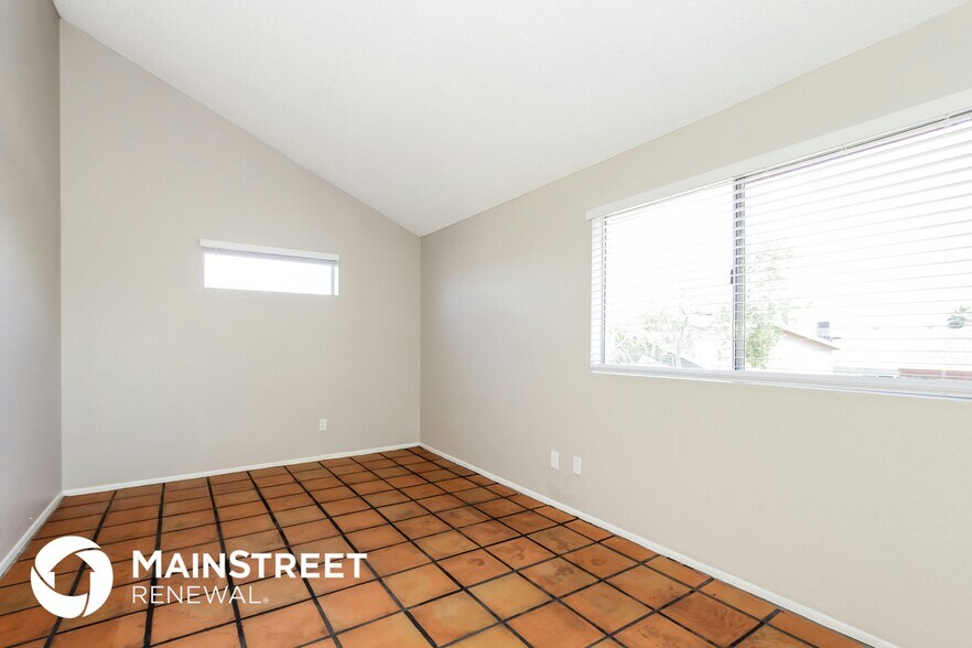 Building Photo - 11345 N 82nd Dr