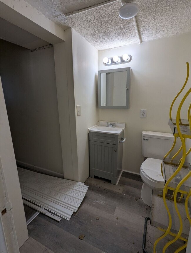 Building Photo - Charming newly updated home in the Pikeside neighborhood close to Proctor and Gamble.