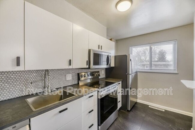 Building Photo - 3519 S Downing St