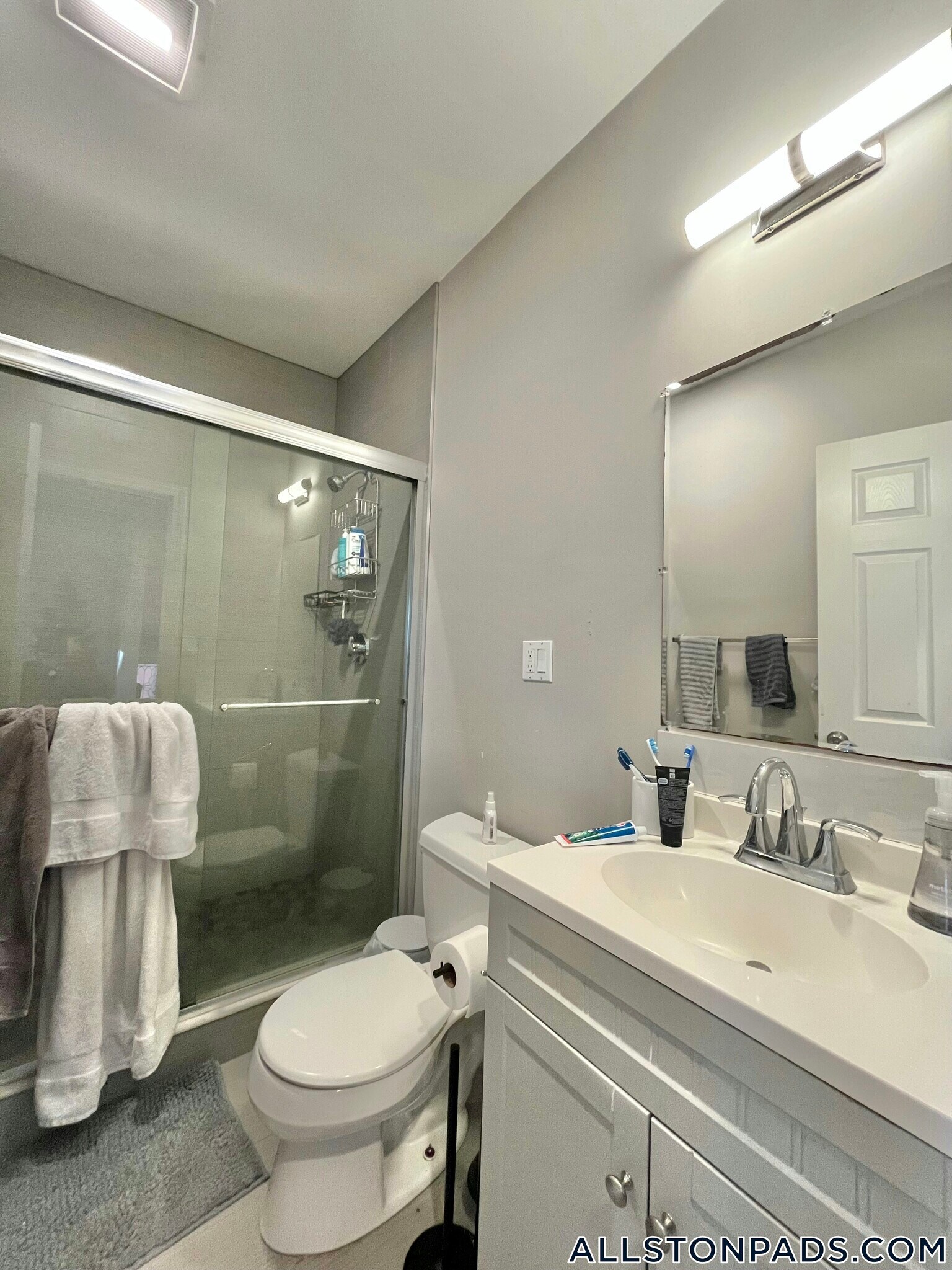 Building Photo - 39 Long Ave