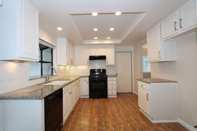 Building Photo - Two-Story 3-Bedroom Condo in Redlands!
