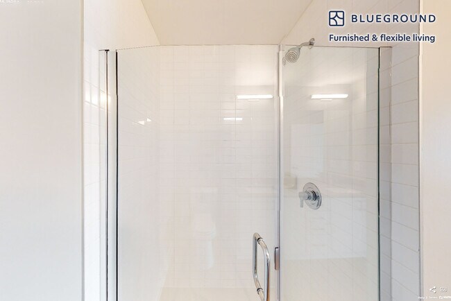 Building Photo - 555 S President St