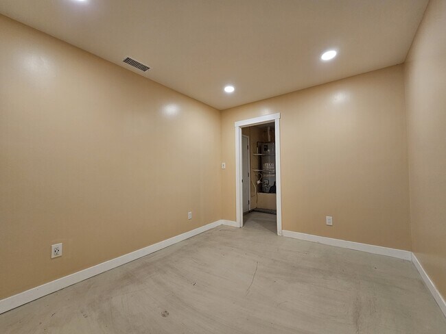 Building Photo - 5400 Sugar Pine Dr