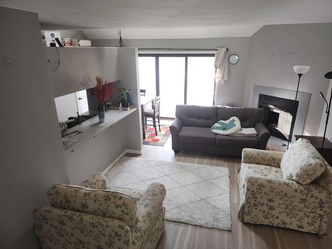 Building Photo - 3369 Forest Ct